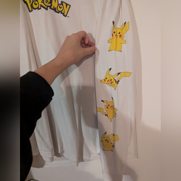 Pokemon Long sleeve - Picture 2 of 3